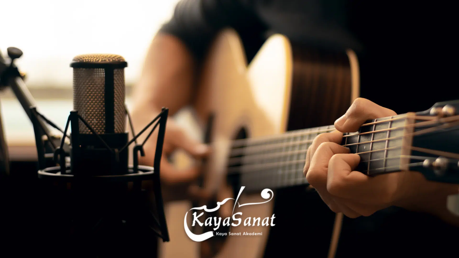 🎸Gitar Çalmaya Başlarken Hangi Gitarla Başlanır?