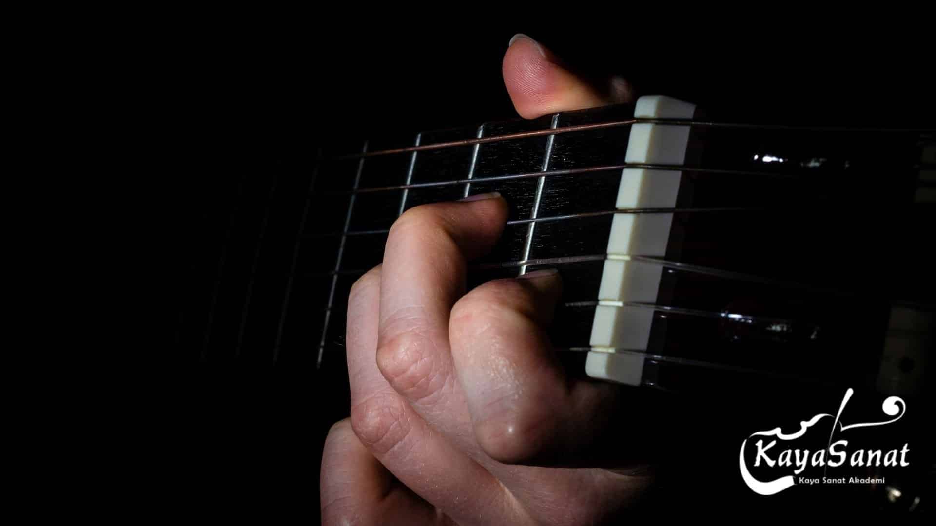 gitar çalarken parmak yapısı
