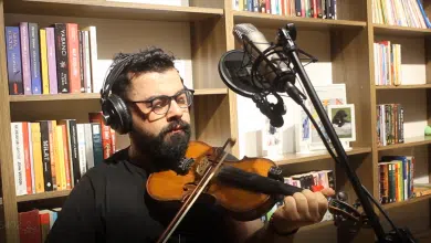 Ayağında Kundura Keman İle Nasıl Çalınır?