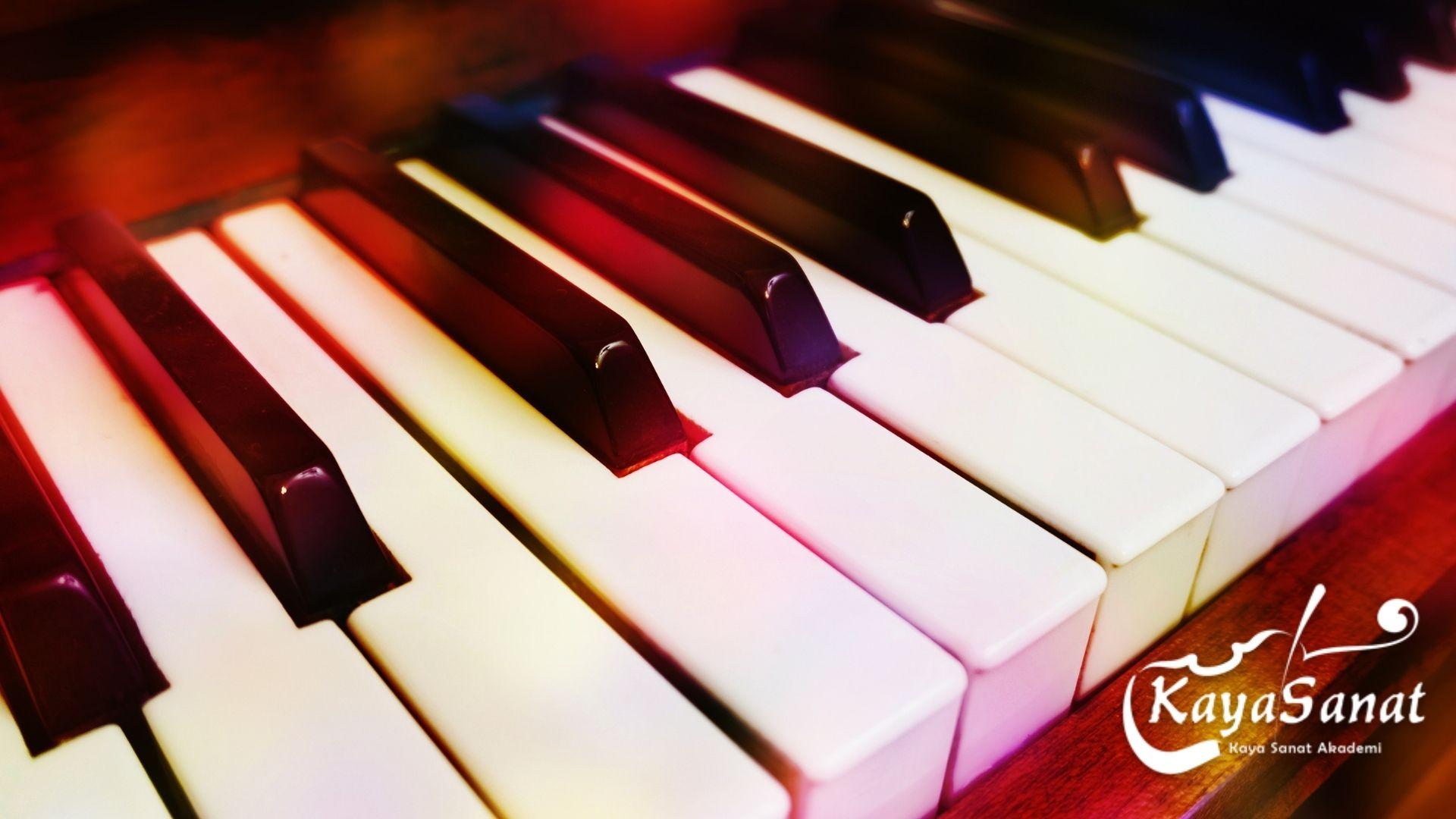 Renklerle Piyano Öğrenmek