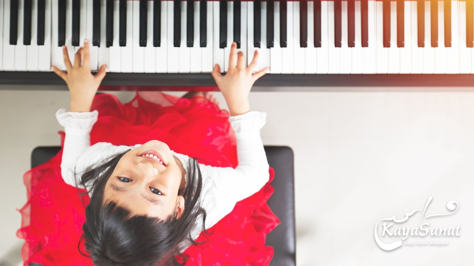 Piyanoda Doğru Oturuş Sizleri Bir Sıfır Önde Başlatacaktır.