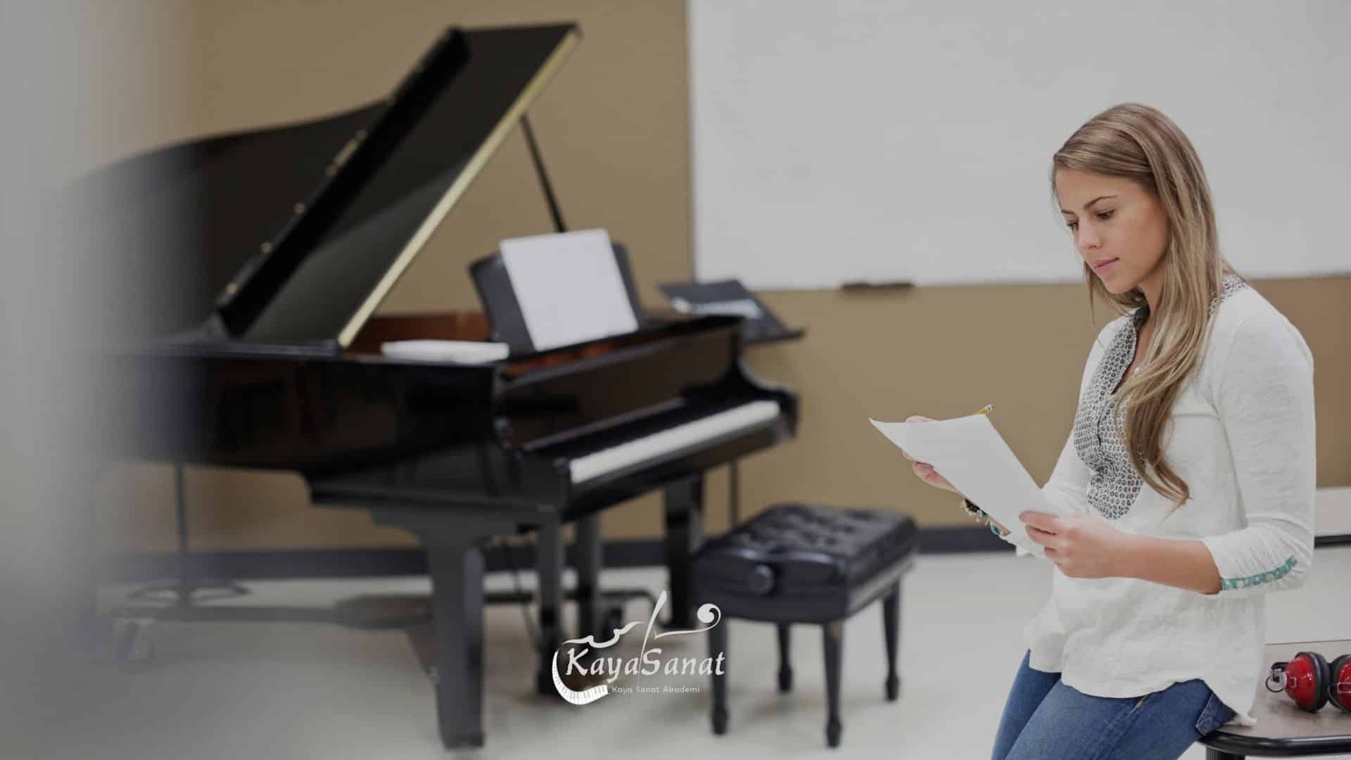 Müzik Eğitimi Almadan Sahneye Çıkmak Doğru mu?