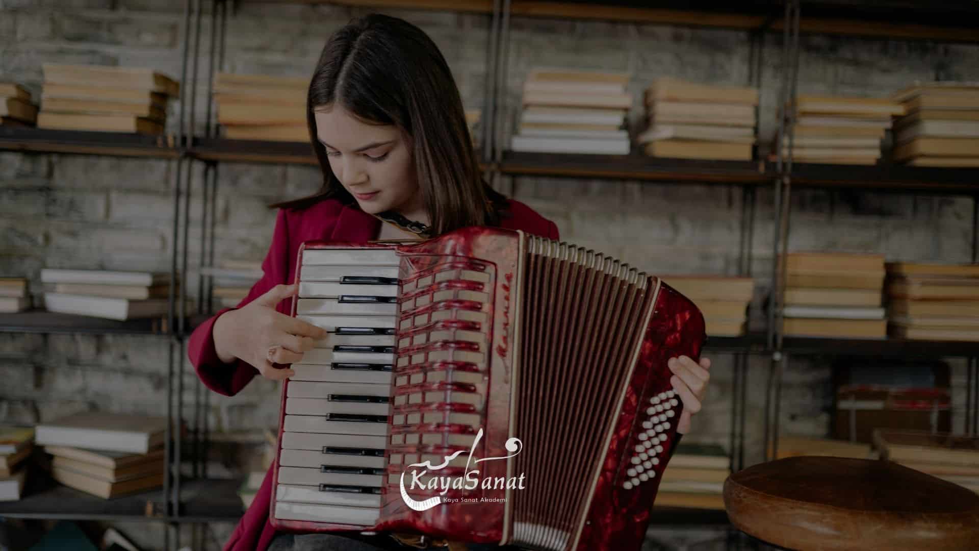 Müzik Eğitimi Almadan Sahneye Çıkmak Doğru mu?